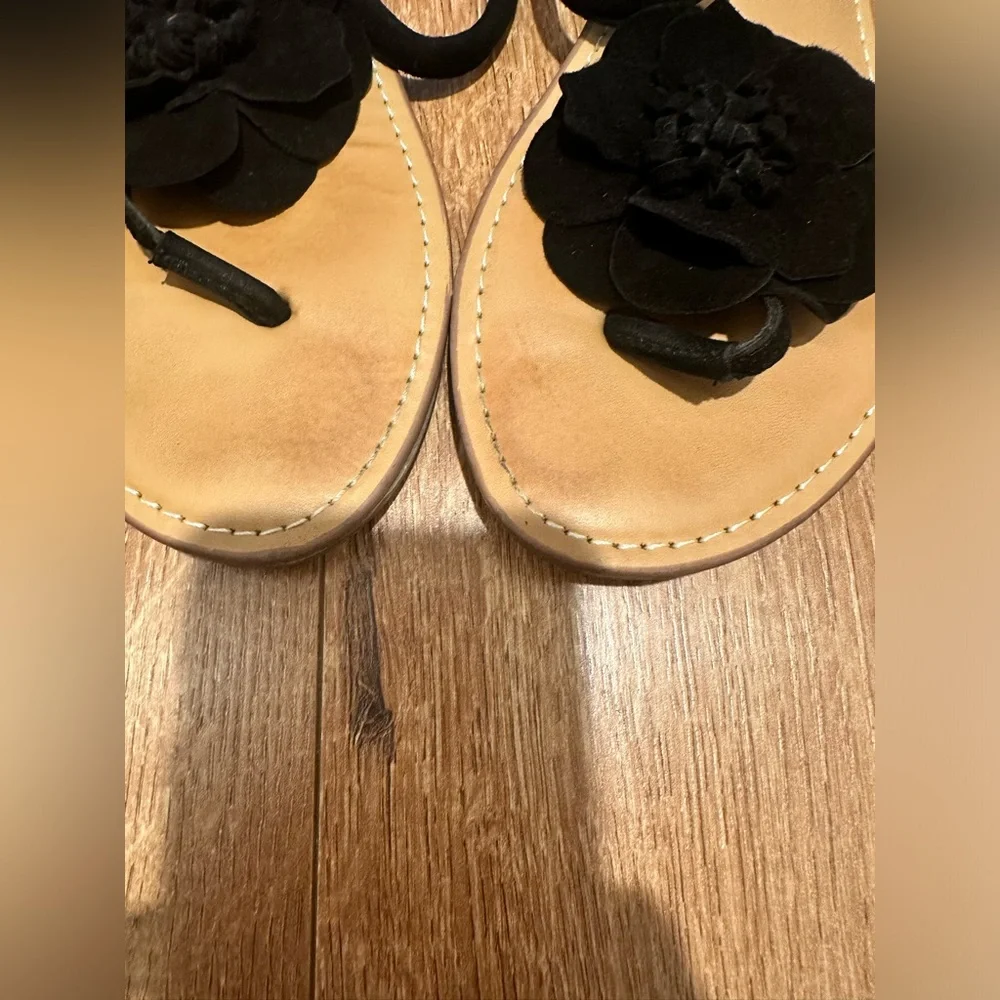 Carlos by Carlos Santana Elegant Black Floral Sandals - Picture 3 of 6